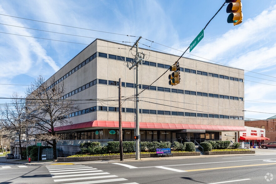 2200 21st Ave S, Nashville, TN for lease - Primary Photo - Image 1 of 7