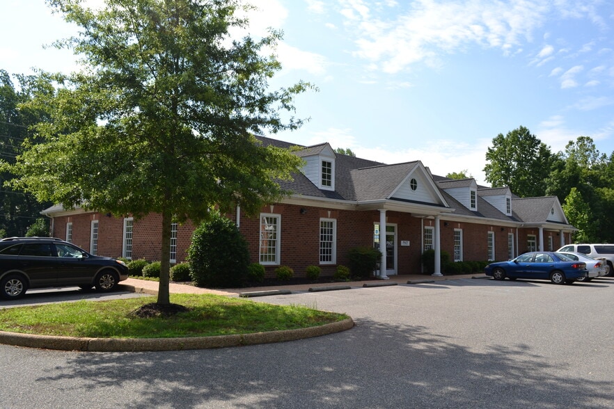 6970 Fox Hunt Ln, Gloucester, VA for sale - Primary Photo - Image 1 of 1