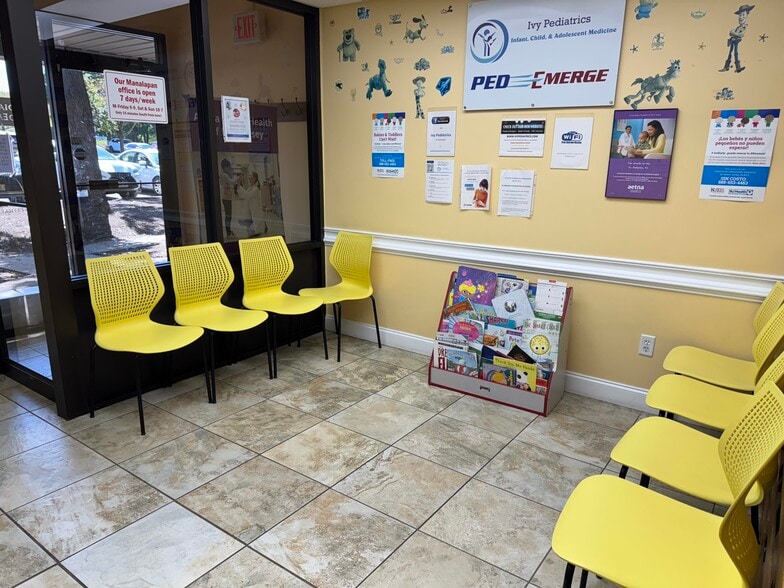 5-10 Brunswick Woods Dr, East Brunswick, NJ for lease - Building Photo - Image 2 of 9