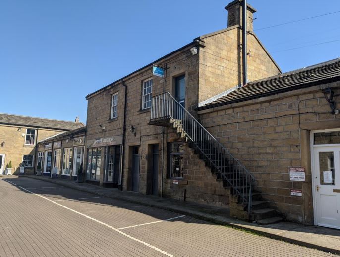 8 Crescent Ter, Ilkley for sale - Primary Photo - Image 1 of 1