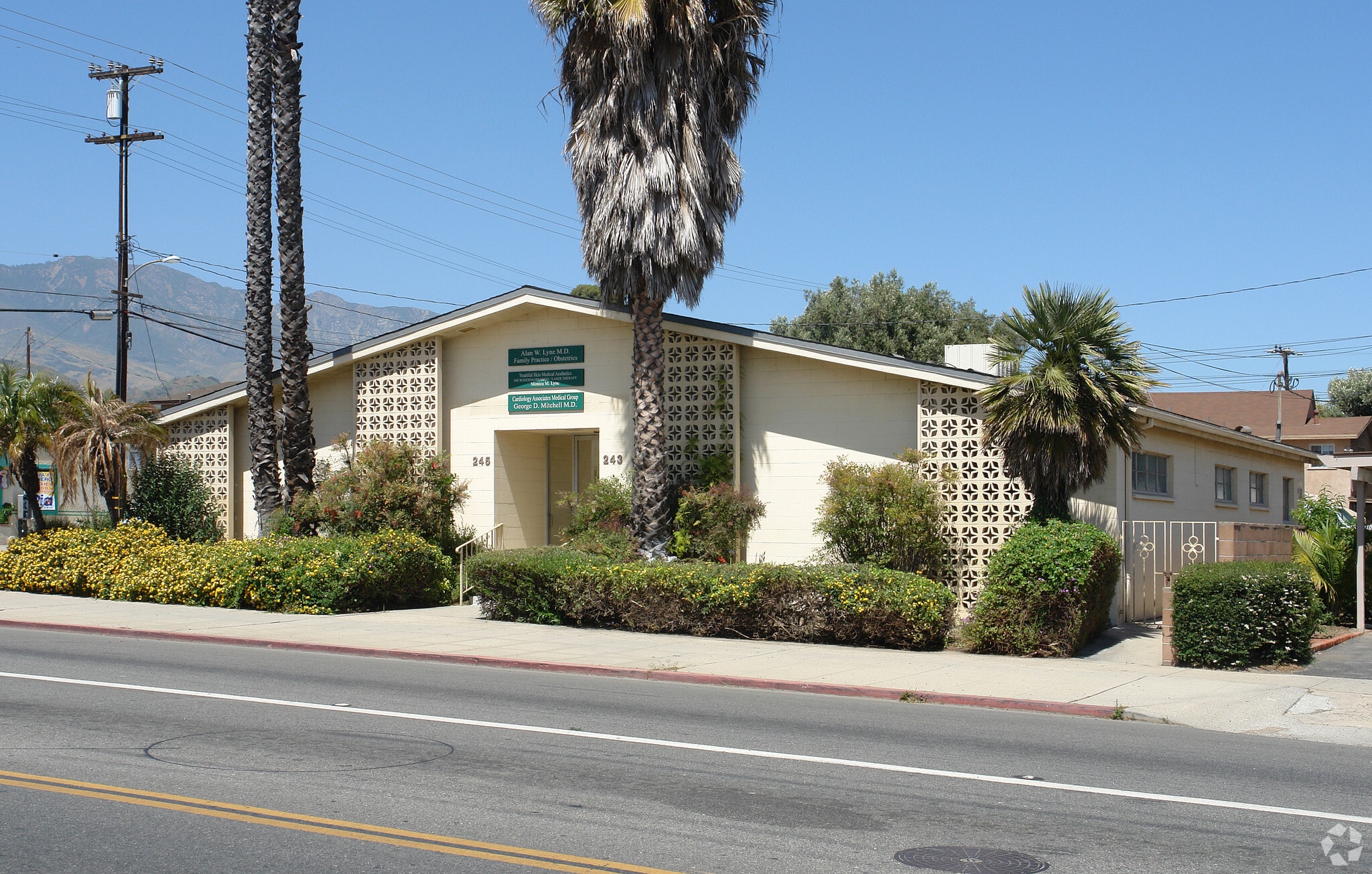 243-245 N 10th St, Santa Paula, CA for lease Primary Photo- Image 1 of 3
