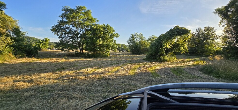 13084 Winfield Rd, Winfield, WV for sale - Building Photo - Image 3 of 13