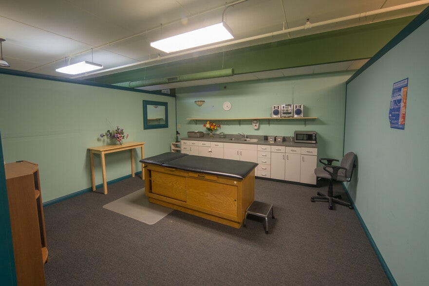 3S517 Winfield Rd, Warrenville, IL for lease - Interior Photo - Image 3 of 10