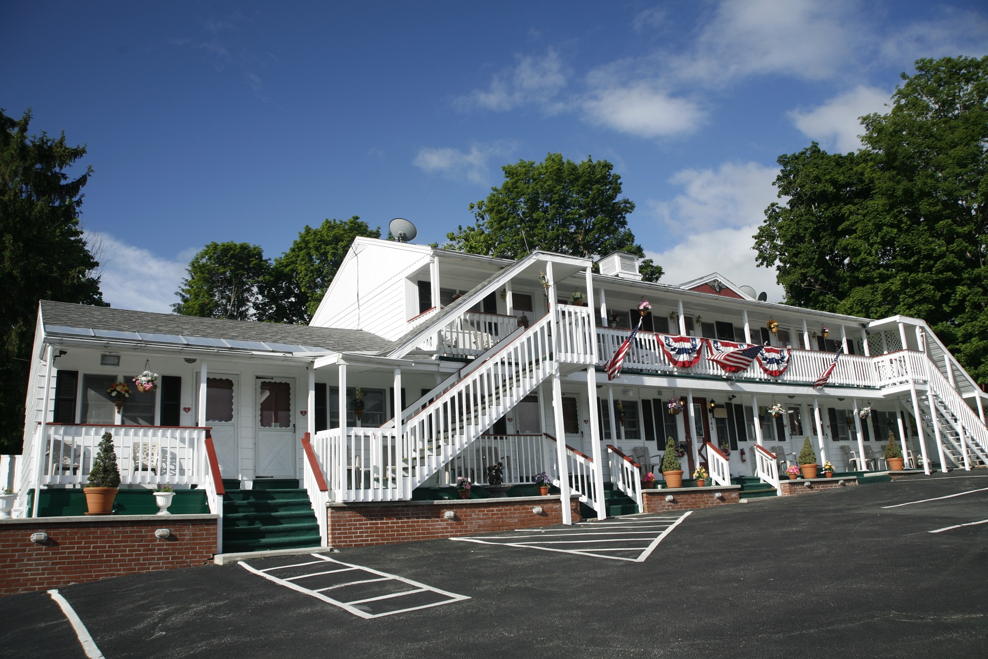 143 Main St, Bennington, VT for sale Primary Photo- Image 1 of 1