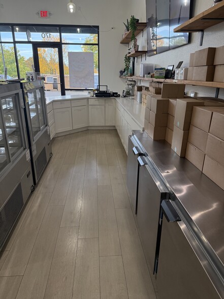 13203 SE 172nd Ave, Happy Valley, OR for lease - Interior Photo - Image 3 of 7