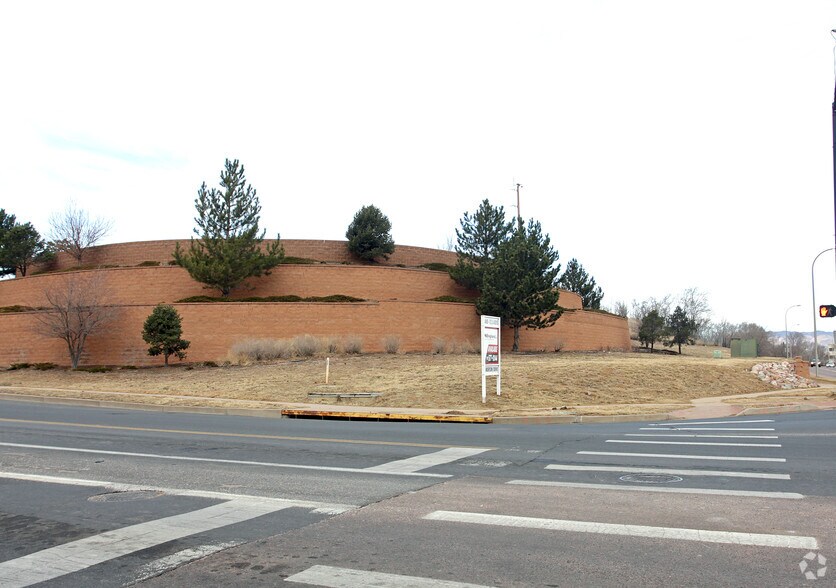 1350 W Cheyenne Mountain Blvd, Colorado Springs, CO 80906