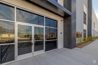 333 Washington Ave, Carlstadt, NJ for lease Interior Photo- Image 2 of 12