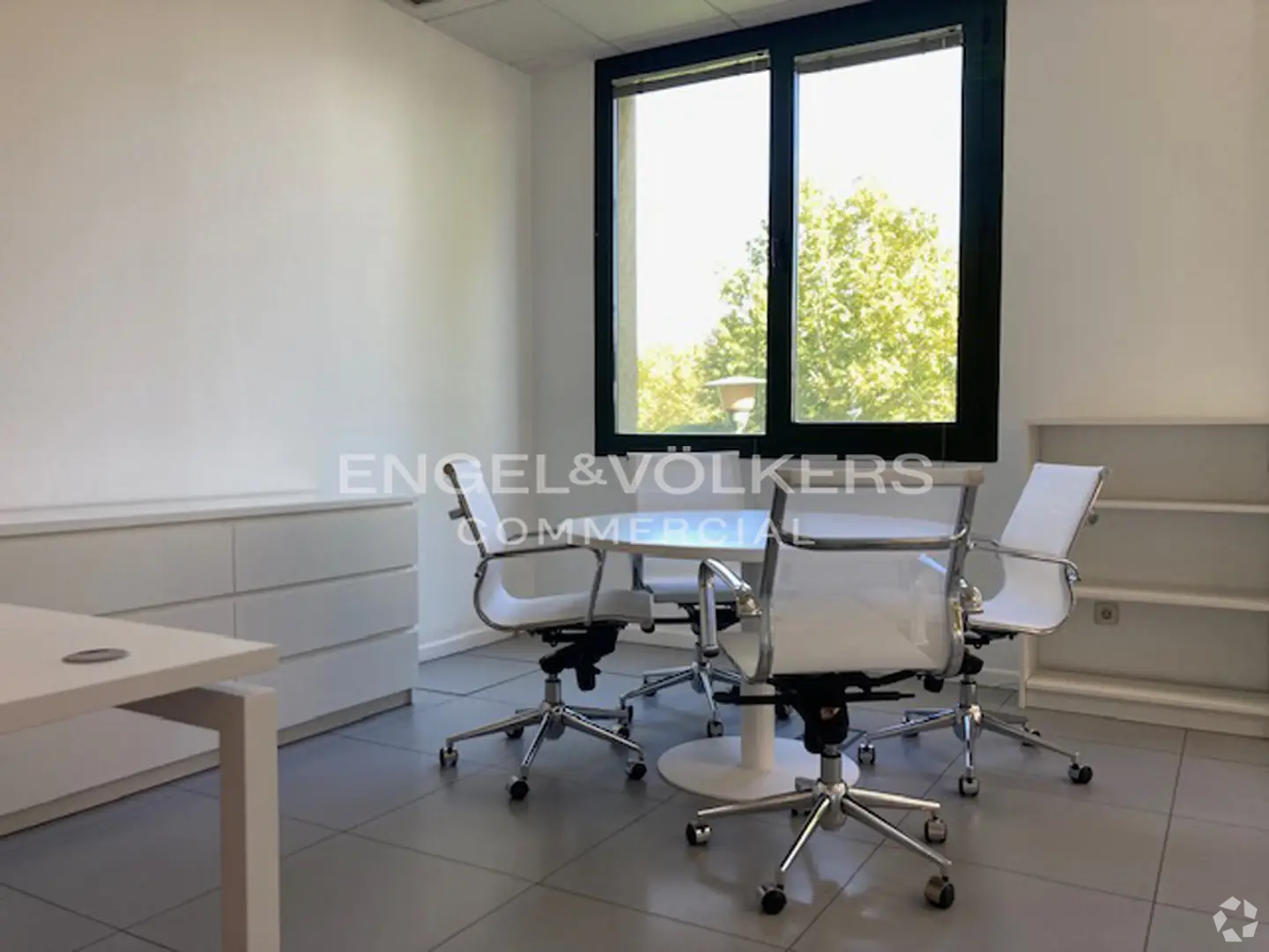 Office in Las Rozas de Madrid, Madrid for lease Interior Photo- Image 1 of 8