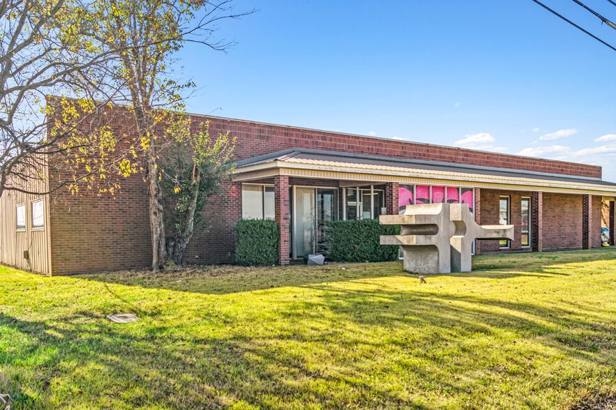 5115 E Highland Dr, Jonesboro, AR for sale - Building Photo - Image 3 of 21