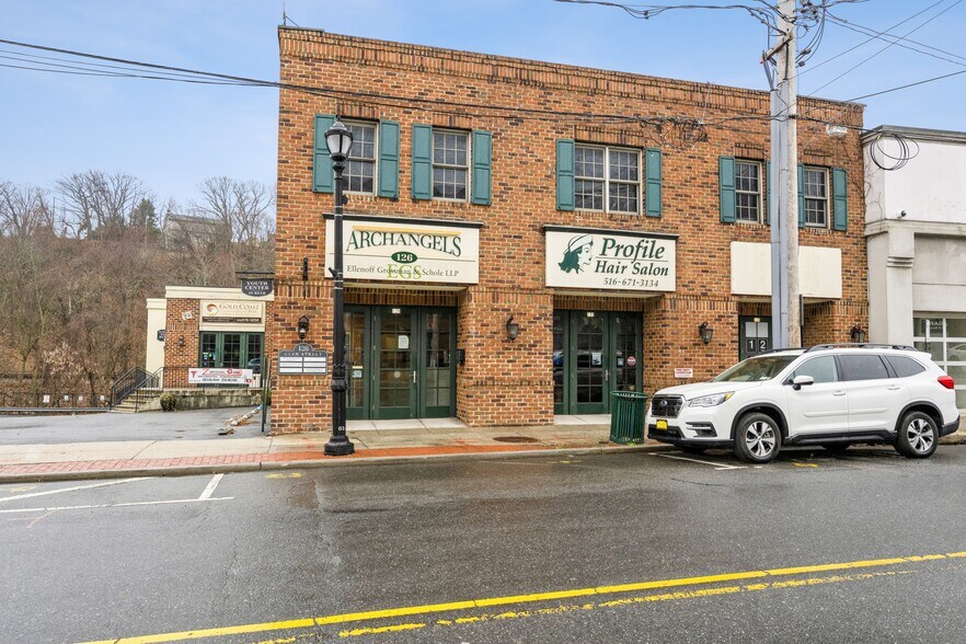 116128 Glen St, Glen Cove, NY 11542