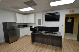 13595 SW 134th Ave, Miami, FL for lease Building Photo- Image 1 of 4