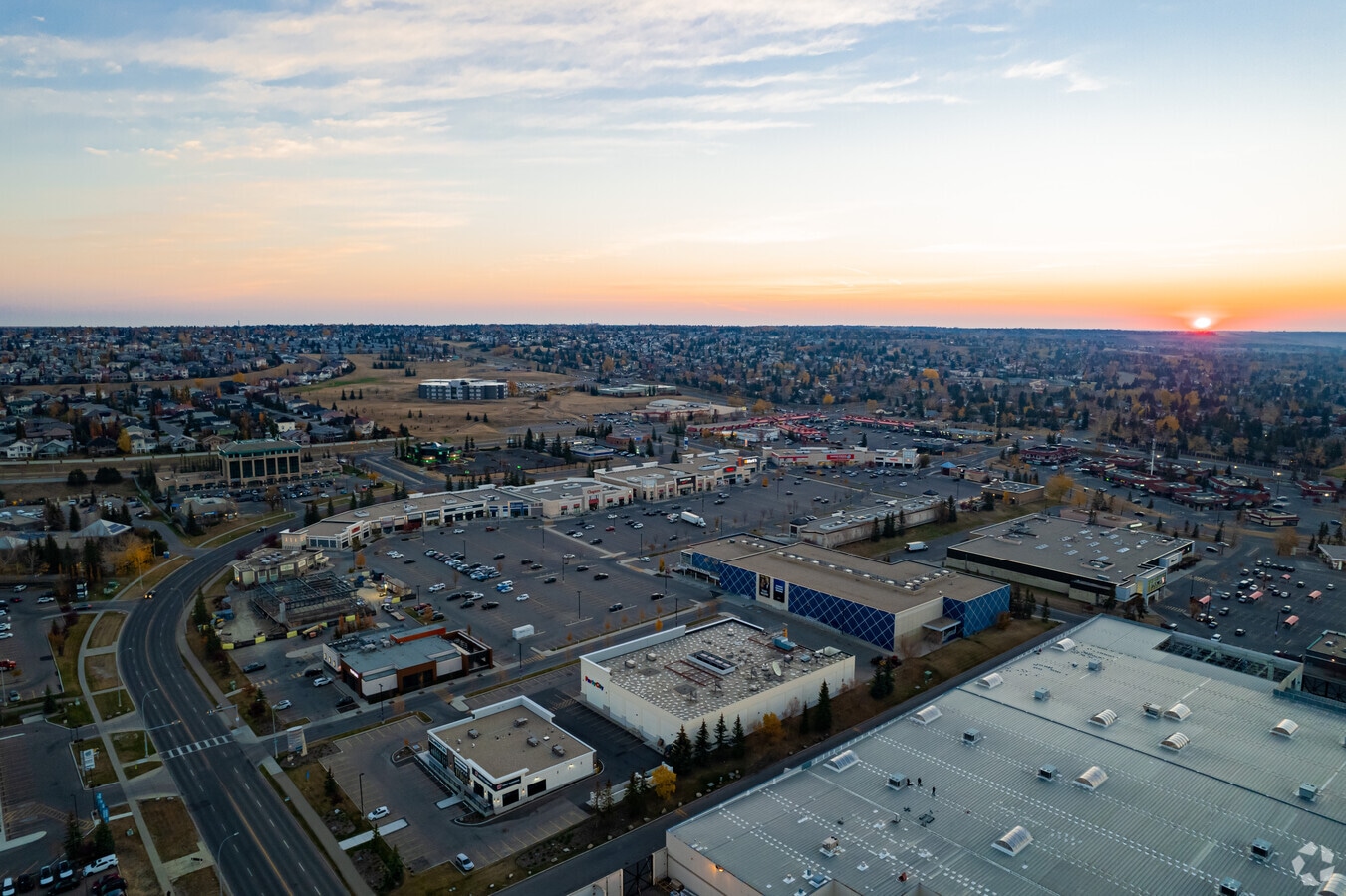 131 Crowfoot Cres, Calgary, AB T3G 4J8