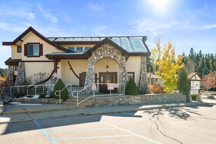 42718 Moonridge Rd, Big Bear Lake CA - Parking Garage