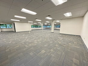 771 Corporate Dr, Lexington, KY for lease Interior Photo- Image 2 of 8