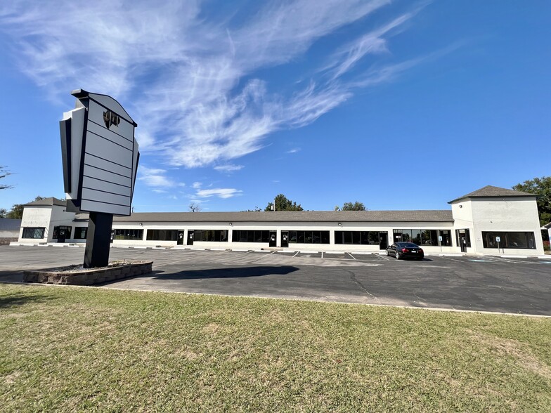 1911 S Sunnylane Rd, Del City, OK for sale - Primary Photo - Image 1 of 10