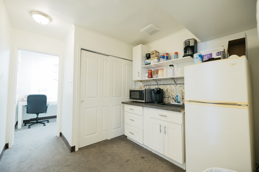 1054 E 4th St, Ontario, CA for sale - Interior Photo - Image 2 of 5