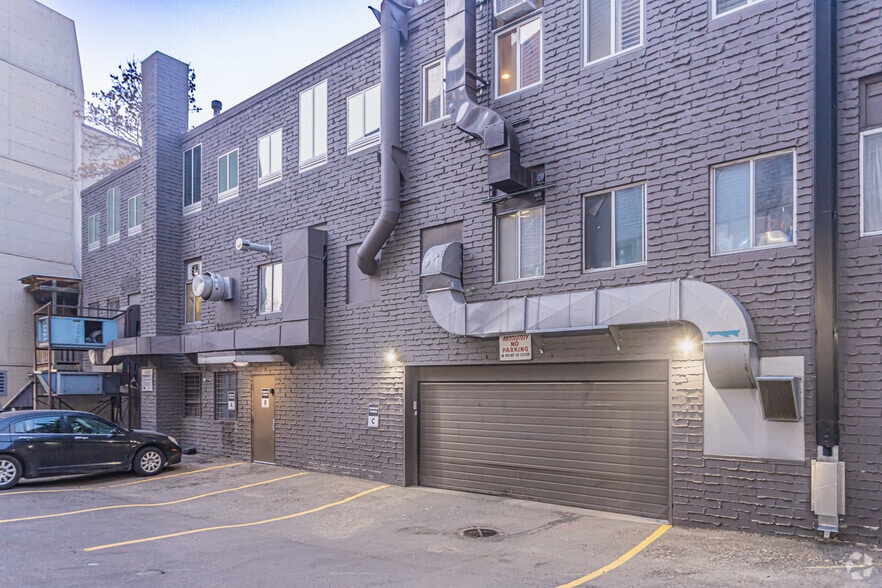 12411-12421 Stony Plain Rd NW, Edmonton, AB for lease - Building Photo - Image 3 of 6