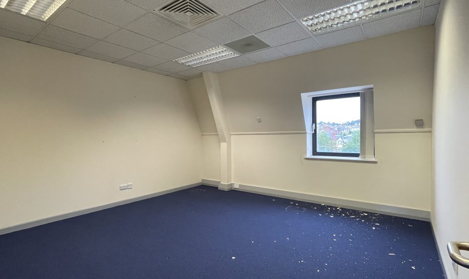 Kingsteignton Rd, Newton Abbot for lease - Interior Photo - Image 3 of 3