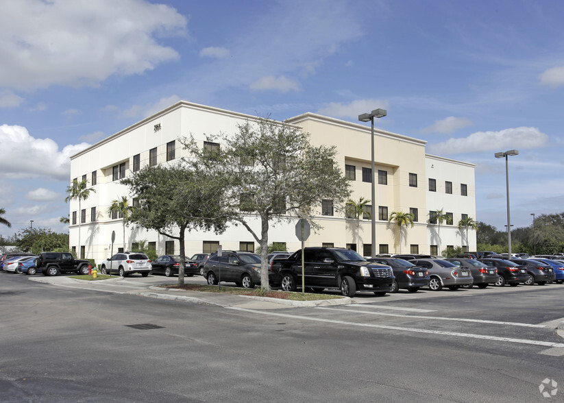 2964 N State Road 7, Margate, FL for lease - Building Photo - Image 2 of 7