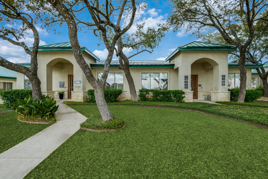 21720 Hardy Oak Blvd, San Antonio, TX for sale - Building Photo - Image 1 of 1