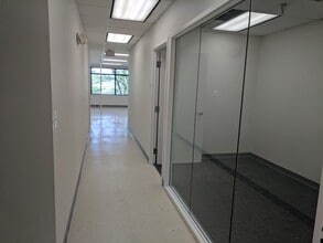 9301 Largo Dr W, Upper Marlboro, MD for lease Interior Photo- Image 1 of 11