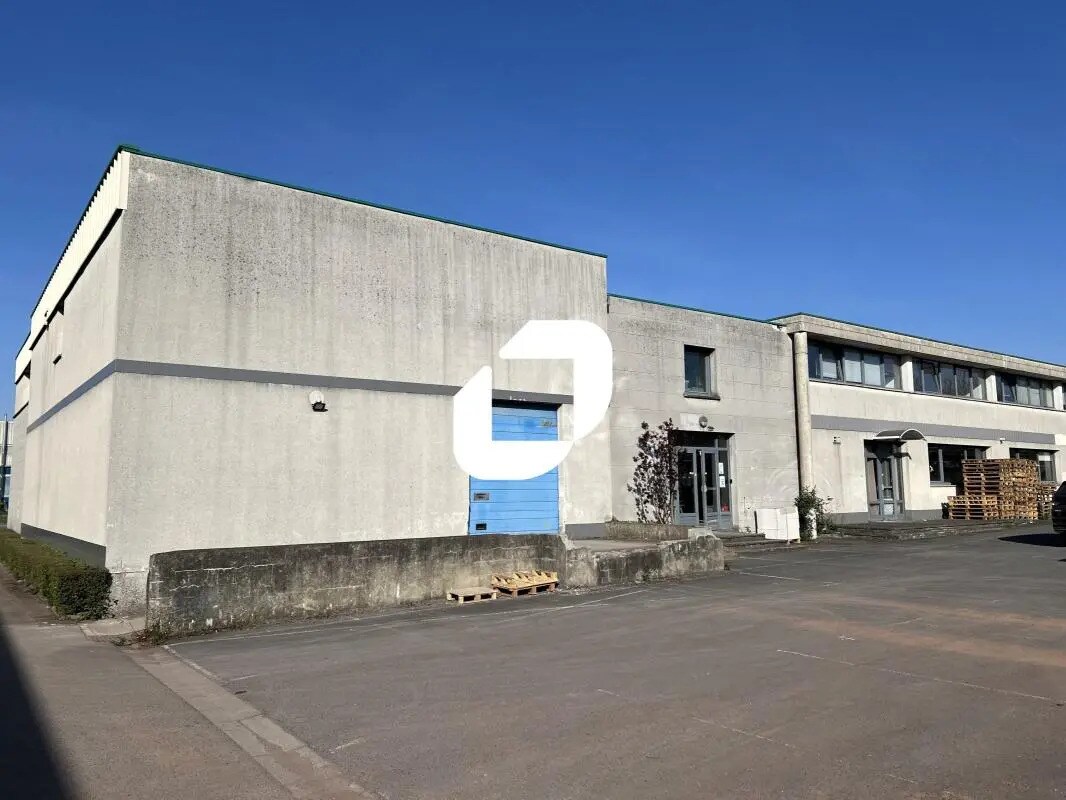 Flex in Tourcoing for lease Building Photo- Image 1 of 12