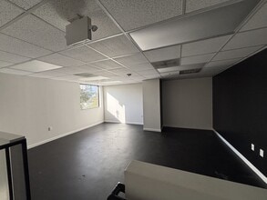 8600 Commodity Cir, Orlando, FL for lease Interior Photo- Image 2 of 4