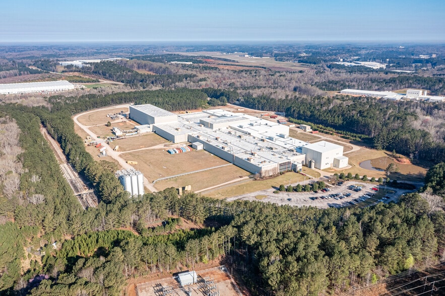 411 Pegasus Pky, Lagrange, GA for sale - Building Photo - Image 1 of 1