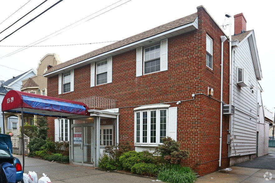 13-39 College Point Blvd, College Point, NY for sale - Primary Photo - Image 1 of 1