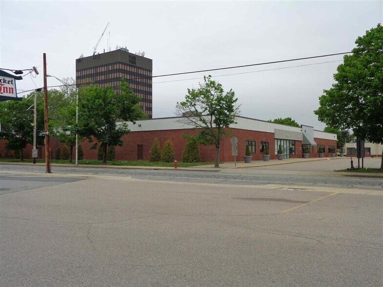 356 Clinton St, Woonsocket, RI 02895 Office for Sale