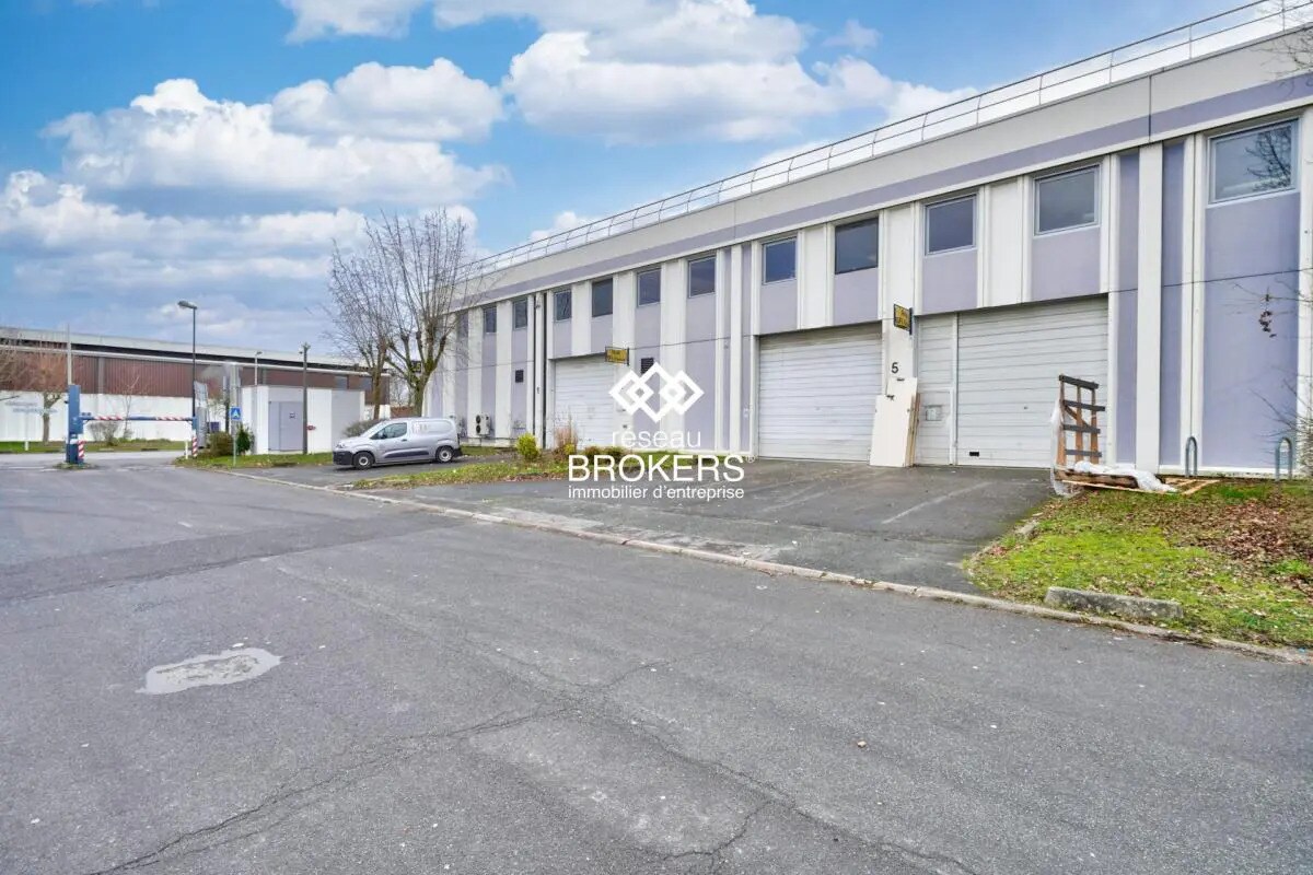 Industrial in Lisses for lease Building Photo- Image 1 of 5