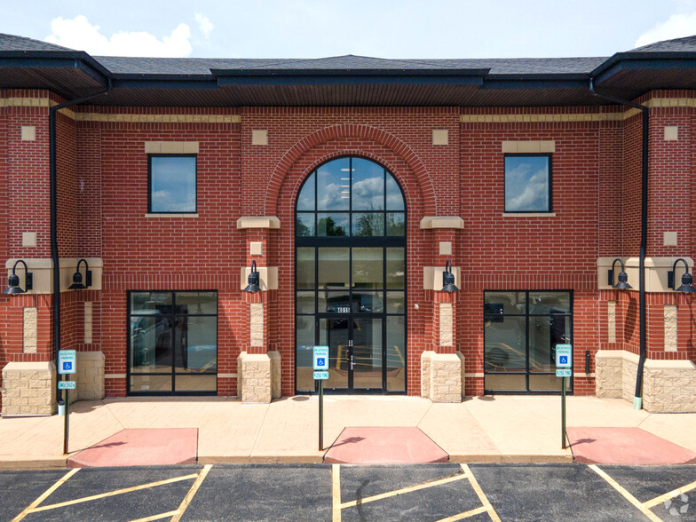 4015 Plainfield-Naperville Rd, Naperville, IL for lease - Building Photo - Image 2 of 9