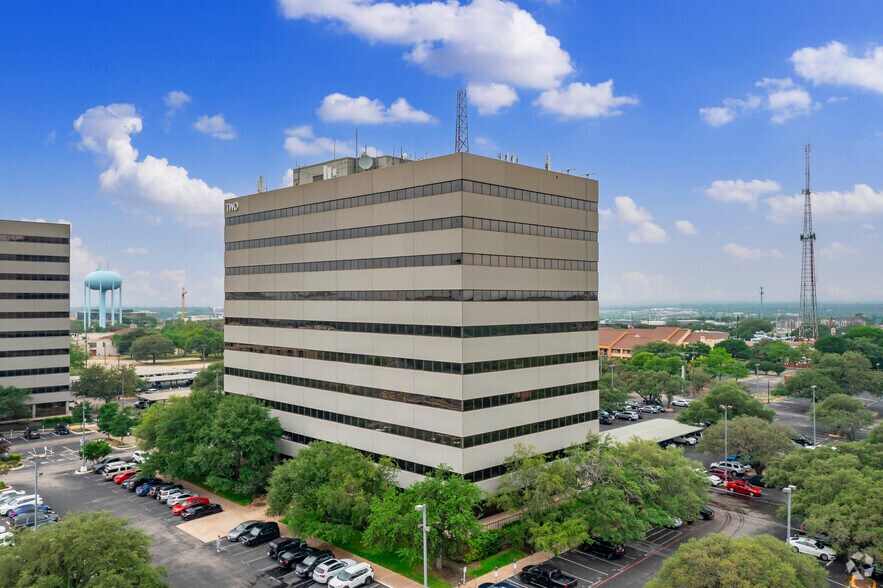 8415 Datapoint Dr, San Antonio, TX for sale - Building Photo - Image 1 of 1