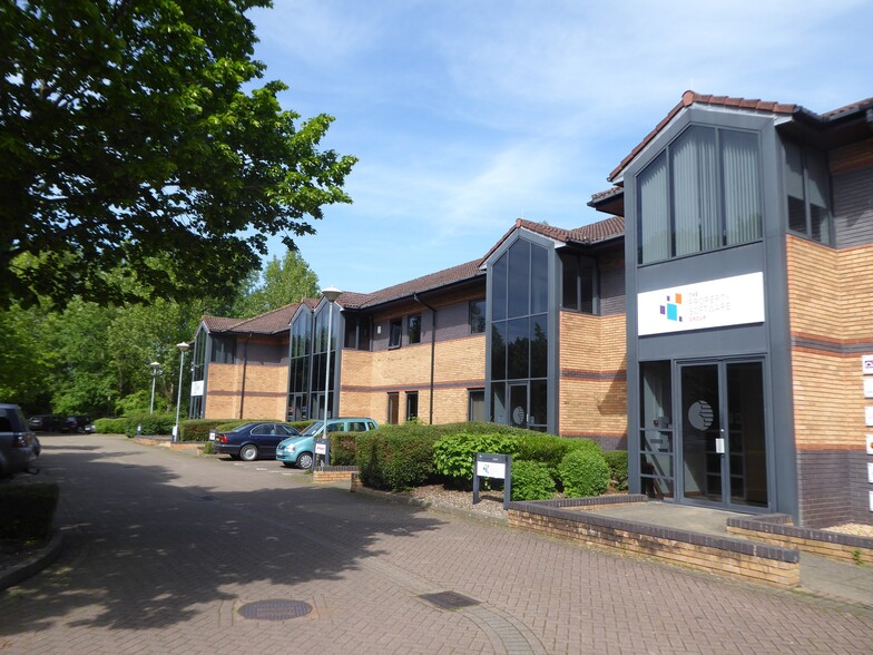 Banbury Business Park, Adderbury, Banbury for lease - Primary Photo - Image 1 of 5