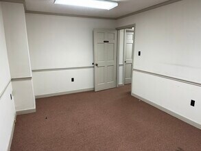313 Trindale Rd, High Point, NC for lease Interior Photo- Image 2 of 3
