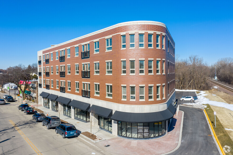 515-555 Roger Williams Ave, Highland Park, IL for lease - Building Photo - Image 1 of 11