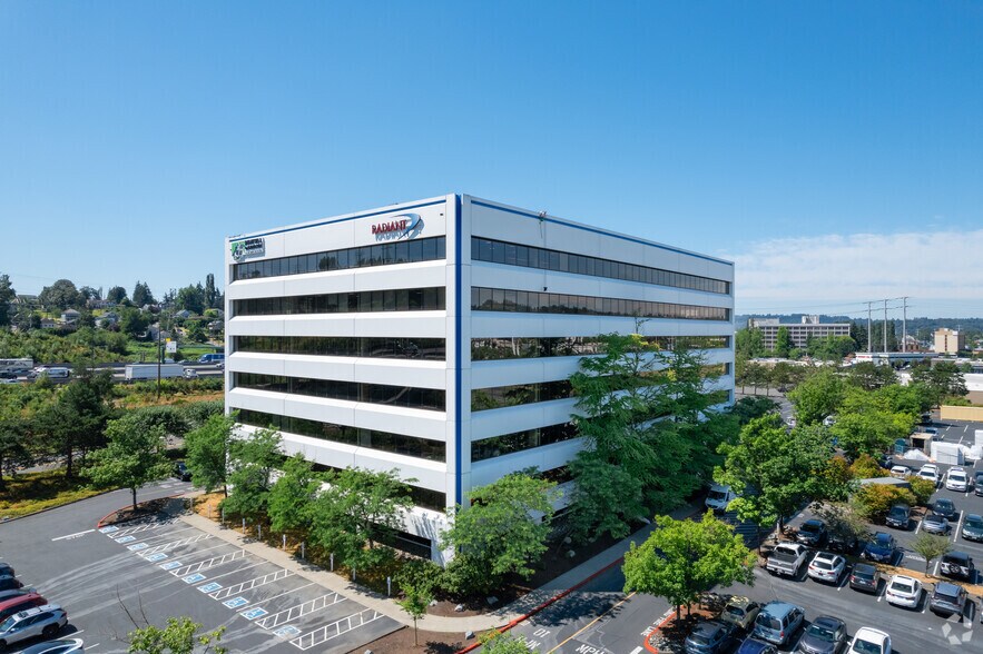 700 S Renton Village Pl, Renton, WA for lease - Building Photo - Image 3 of 8