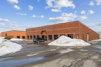 6885-6895 Menway Ct, Mississauga, ON for lease Building Photo- Image 2 of 2