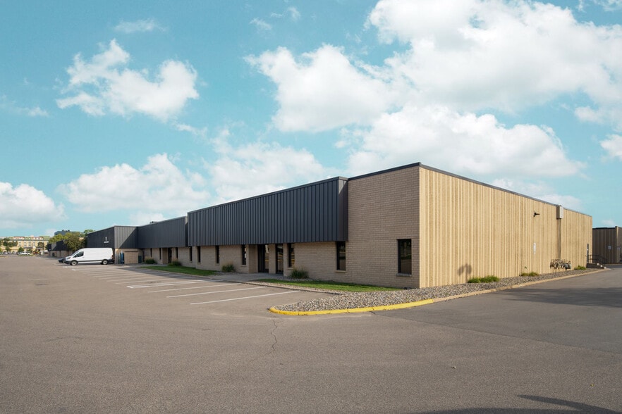 7850-7890 12th Ave E, Bloomington, MN for lease - Building Photo - Image 2 of 10