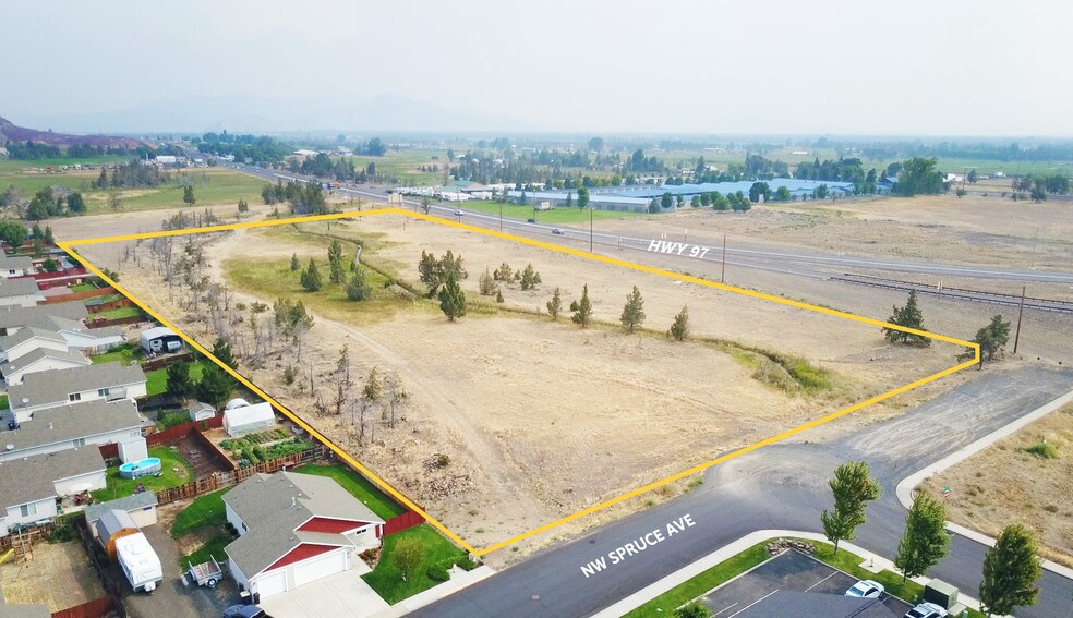 701 NW Spruce Ave, Redmond, OR for sale - Building Photo - Image 1 of 1