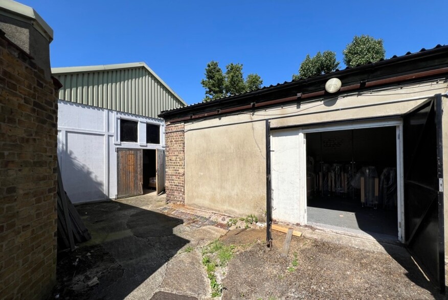 Rear Of 22-32 Northbrook Road, Croydon portfolio of 2 properties for sale on LoopNet.com - Building Photo - Image 1 of 7