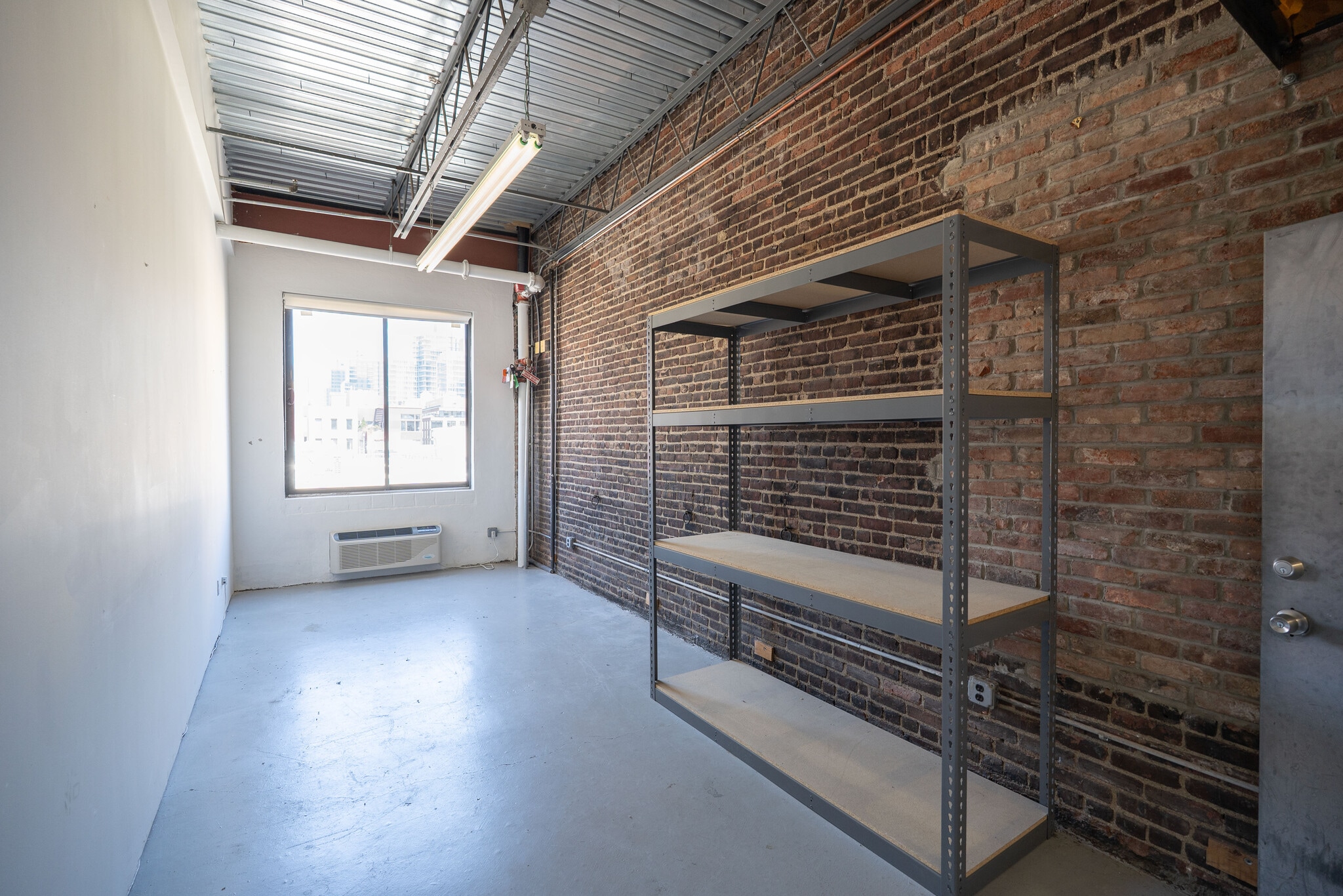 98 4th St, Brooklyn, NY for lease Interior Photo- Image 1 of 4