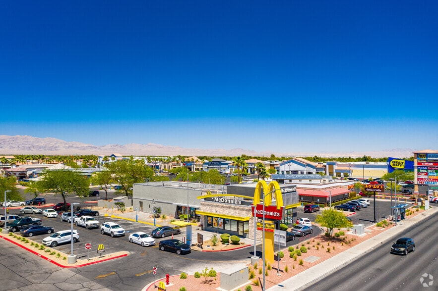 2050-2160 N Rainbow Blvd, Las Vegas, NV for lease - Building Photo - Image 3 of 17