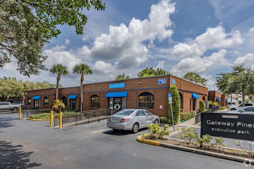 750 N 94th Ave, Saint Petersburg, FL for lease - Primary Photo - Image 1 of 8