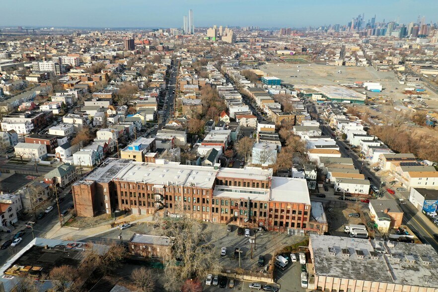 15 Wilkinson Ave, Jersey City, NJ 07305