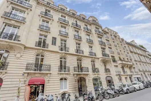 Office in Paris for lease Building Photo- Image 1 of 13