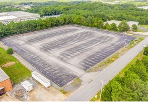 3355 Blake Dr, Dalton GA - Parking Garage