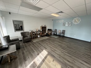 3402 N Richmond St, Appleton, WI for lease Interior Photo- Image 2 of 5