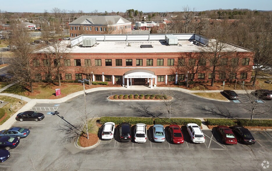 10320 Mallard Creek Rd, Charlotte, NC for lease - 10320 Mallard Creek - Image 1 of 7