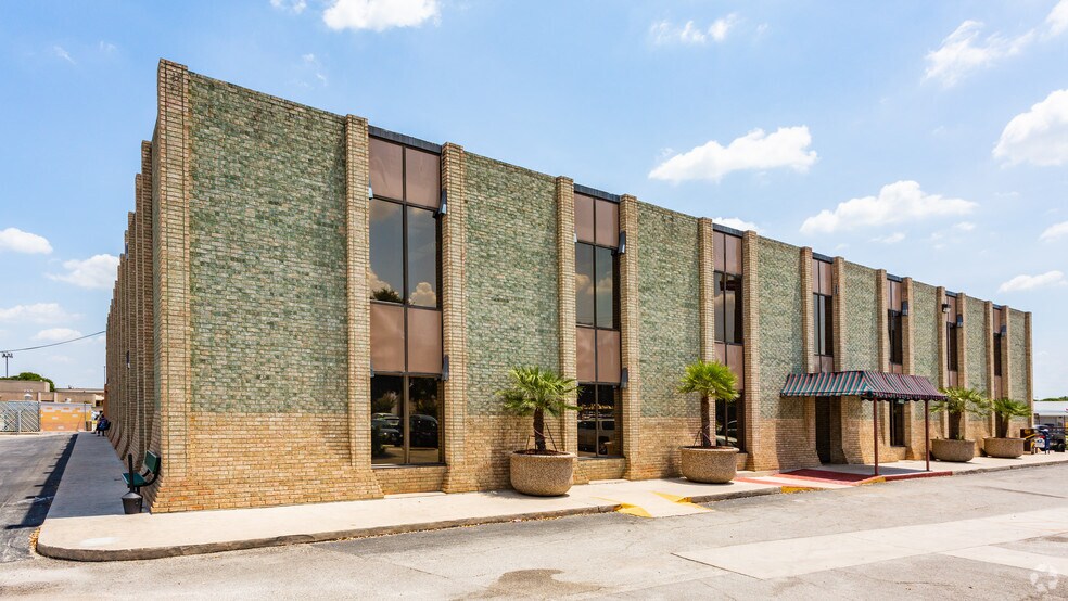 4402 Vance Jackson Rd, San Antonio, TX for lease - Image 1 of 21